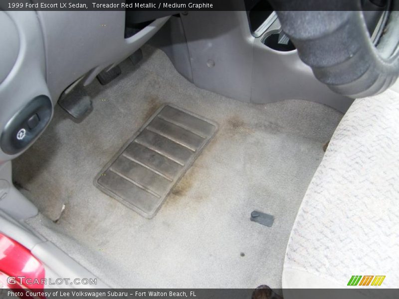 Toreador Red Metallic / Medium Graphite 1999 Ford Escort LX Sedan