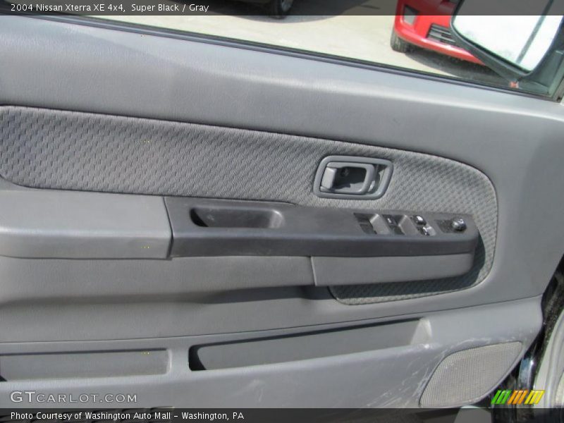 Super Black / Gray 2004 Nissan Xterra XE 4x4