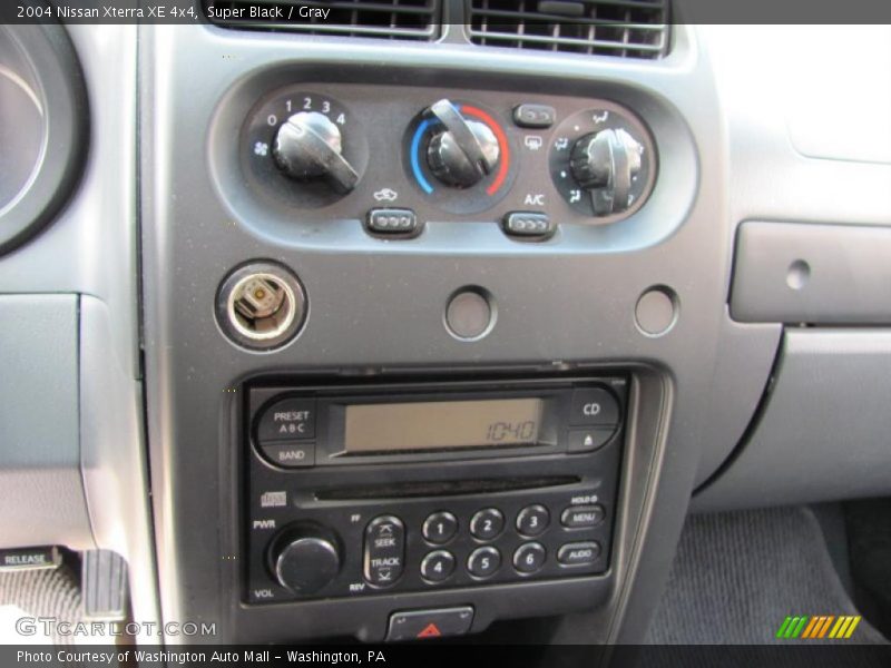 Super Black / Gray 2004 Nissan Xterra XE 4x4