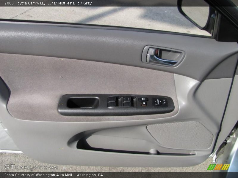 Lunar Mist Metallic / Gray 2005 Toyota Camry LE