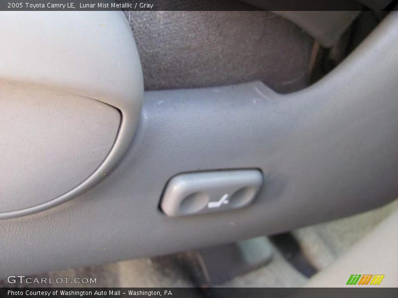 Lunar Mist Metallic / Gray 2005 Toyota Camry LE