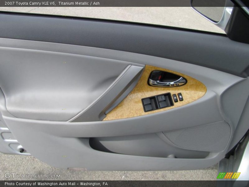 Titanium Metallic / Ash 2007 Toyota Camry XLE V6