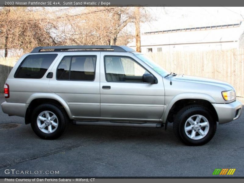 Sunlit Sand Metallic / Beige 2003 Nissan Pathfinder SE 4x4