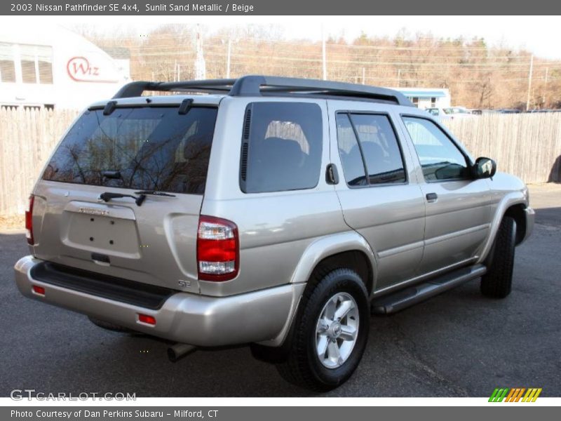 Sunlit Sand Metallic / Beige 2003 Nissan Pathfinder SE 4x4