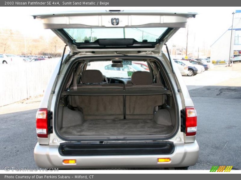 Sunlit Sand Metallic / Beige 2003 Nissan Pathfinder SE 4x4