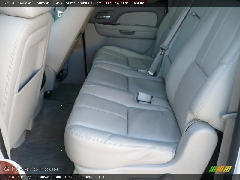 Summit White / Light Titanium/Dark Titanium 2009 Chevrolet Suburban LT 4x4