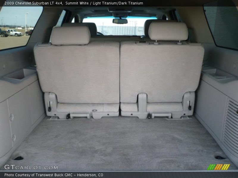 Summit White / Light Titanium/Dark Titanium 2009 Chevrolet Suburban LT 4x4