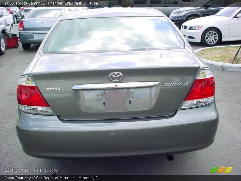 Phantom Gray Pearl / Taupe 2005 Toyota Camry LE