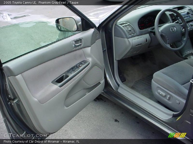 Phantom Gray Pearl / Taupe 2005 Toyota Camry LE