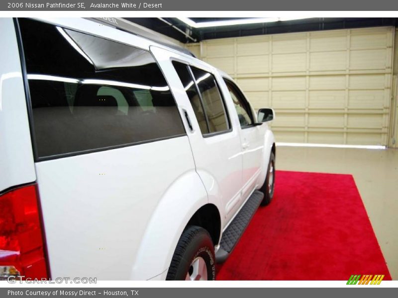 Avalanche White / Desert 2006 Nissan Pathfinder SE