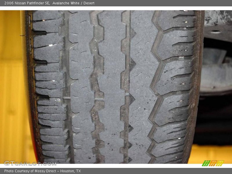 Avalanche White / Desert 2006 Nissan Pathfinder SE