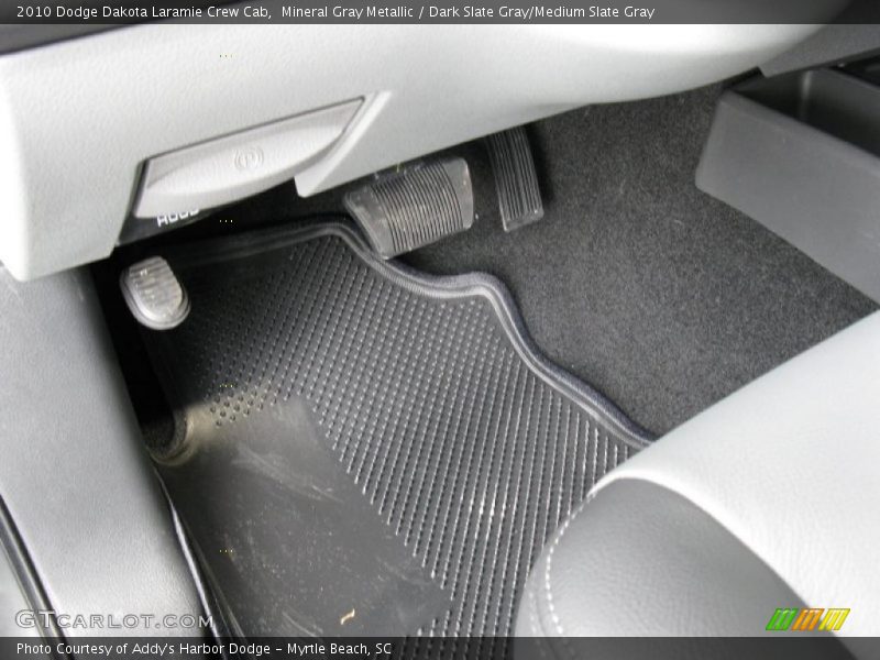 Mineral Gray Metallic / Dark Slate Gray/Medium Slate Gray 2010 Dodge Dakota Laramie Crew Cab