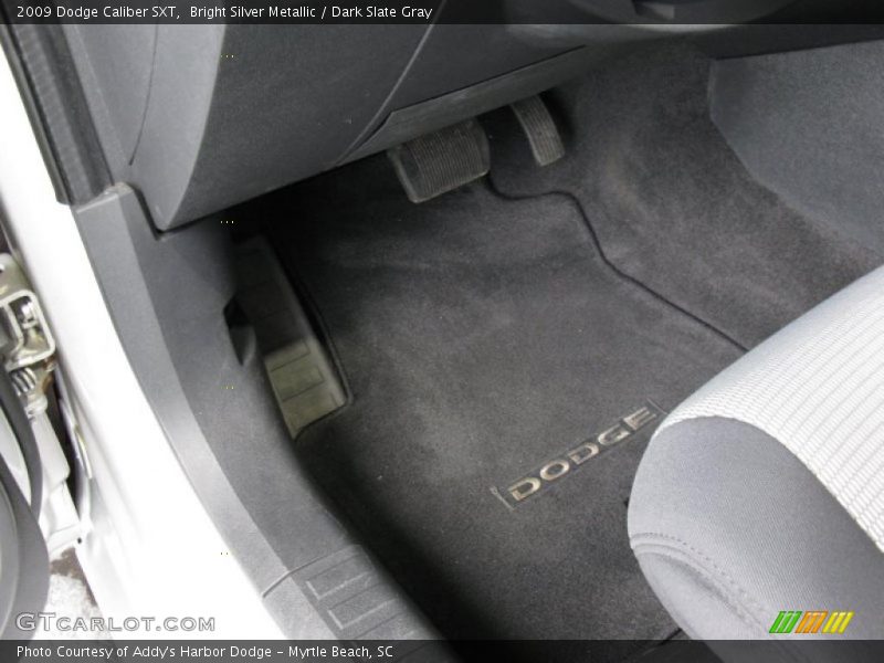 Bright Silver Metallic / Dark Slate Gray 2009 Dodge Caliber SXT