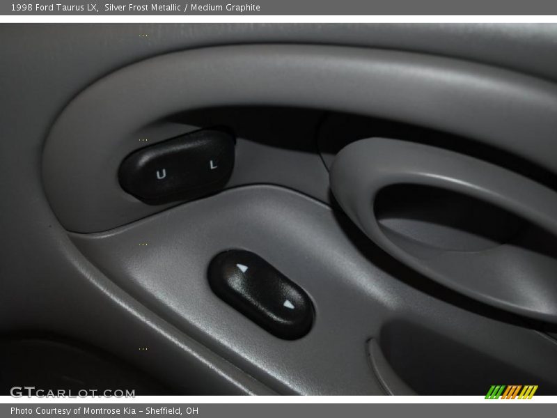 Silver Frost Metallic / Medium Graphite 1998 Ford Taurus LX