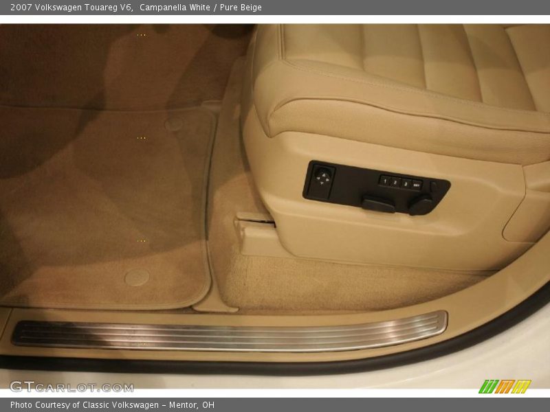 Campanella White / Pure Beige 2007 Volkswagen Touareg V6