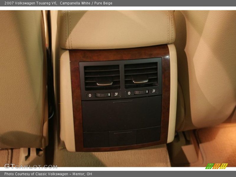 Campanella White / Pure Beige 2007 Volkswagen Touareg V6