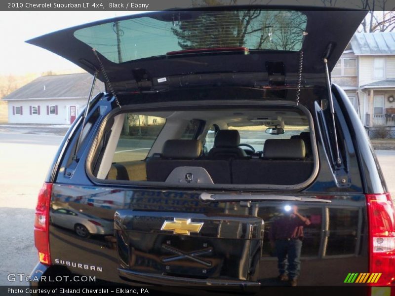 Black / Ebony 2010 Chevrolet Suburban LT 4x4
