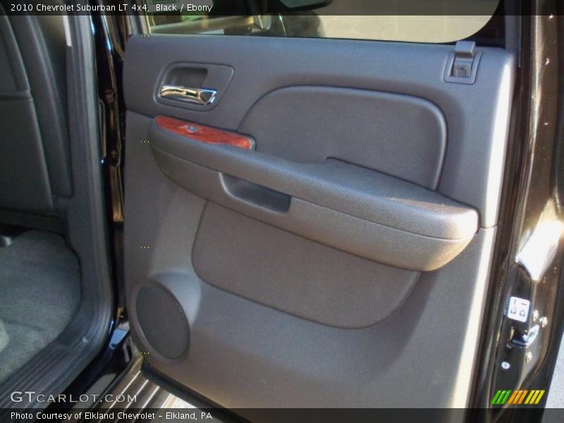 Black / Ebony 2010 Chevrolet Suburban LT 4x4