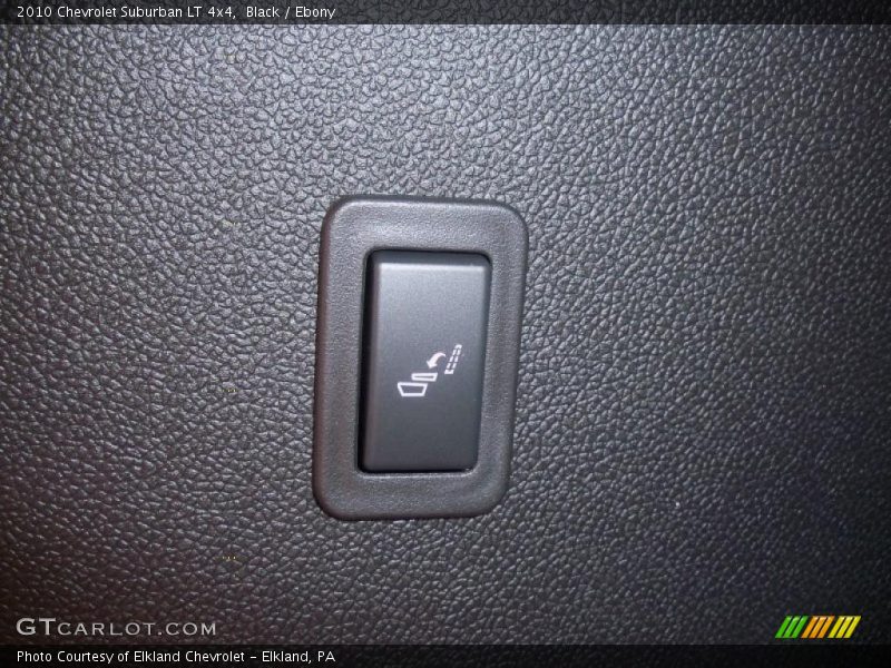 Black / Ebony 2010 Chevrolet Suburban LT 4x4