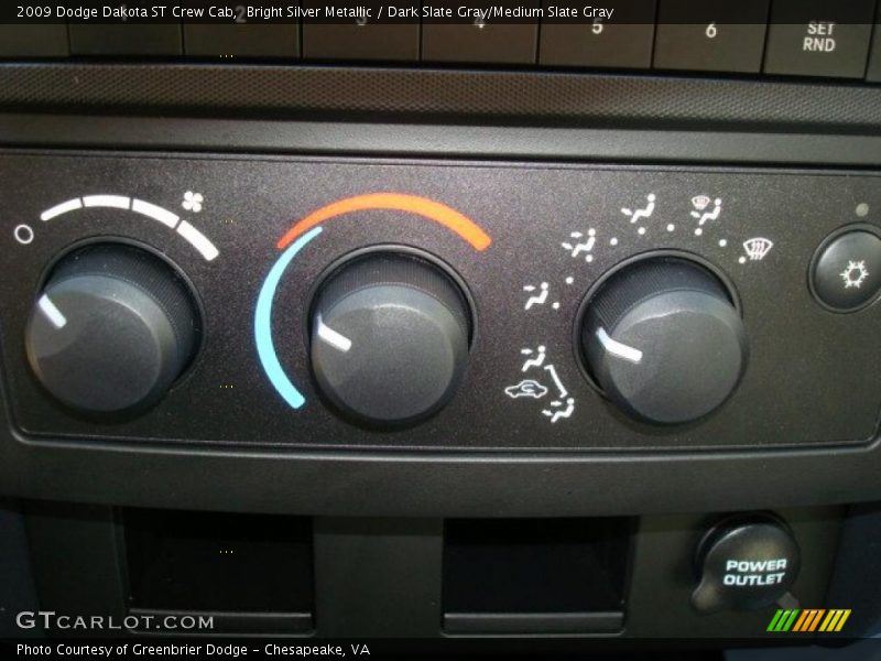 Bright Silver Metallic / Dark Slate Gray/Medium Slate Gray 2009 Dodge Dakota ST Crew Cab