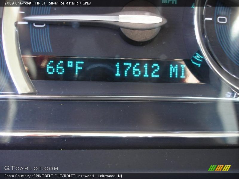 Silver Ice Metallic / Gray 2009 Chevrolet HHR LT