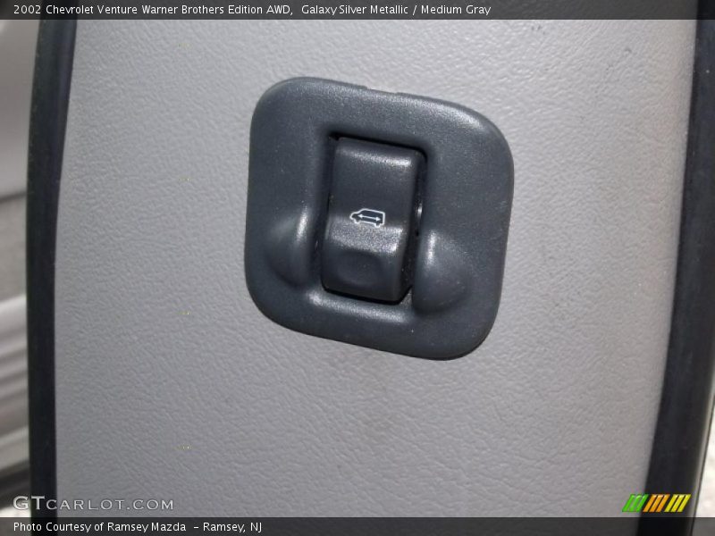 Galaxy Silver Metallic / Medium Gray 2002 Chevrolet Venture Warner Brothers Edition AWD
