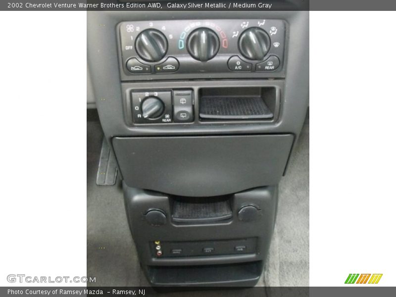 Galaxy Silver Metallic / Medium Gray 2002 Chevrolet Venture Warner Brothers Edition AWD
