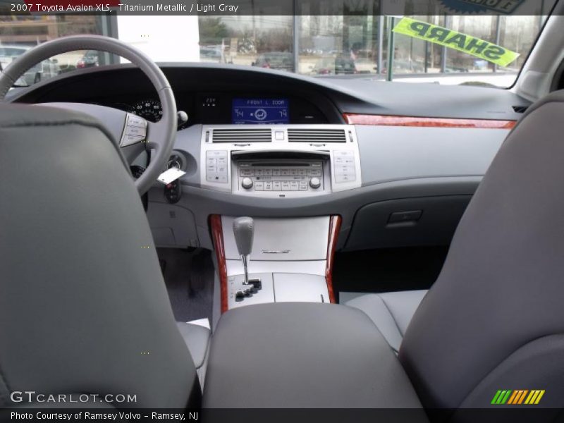 Titanium Metallic / Light Gray 2007 Toyota Avalon XLS