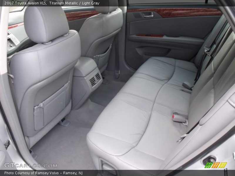 Titanium Metallic / Light Gray 2007 Toyota Avalon XLS