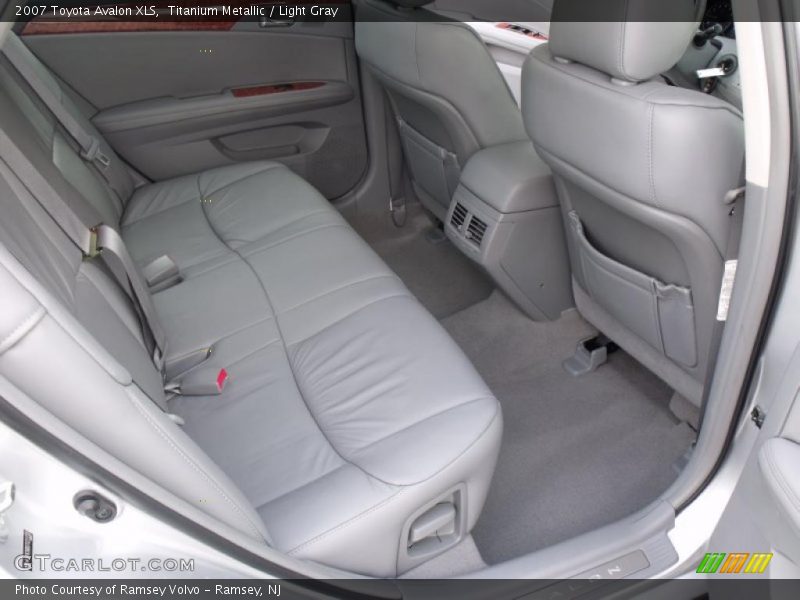 Titanium Metallic / Light Gray 2007 Toyota Avalon XLS