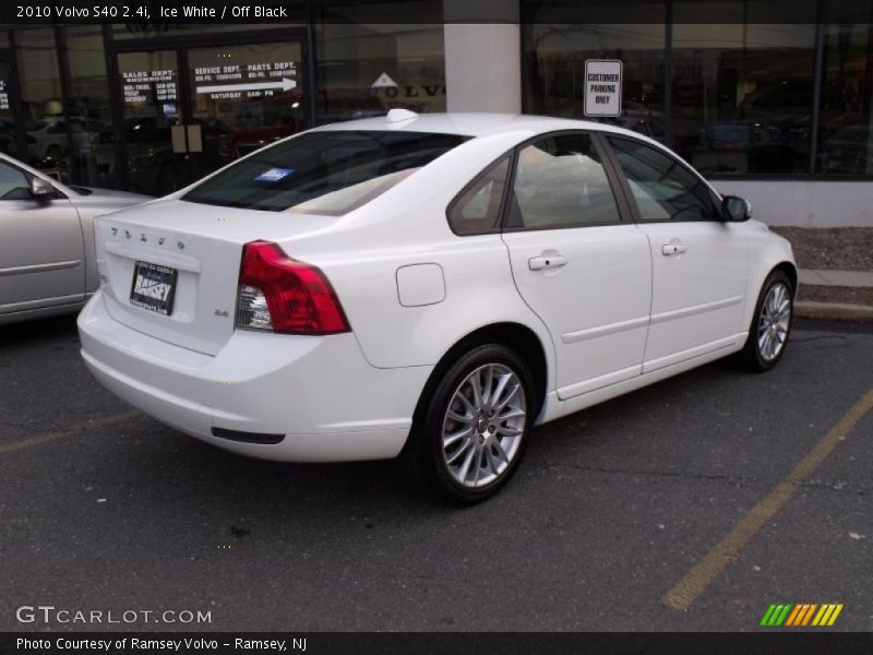Ice White / Off Black 2010 Volvo S40 2.4i