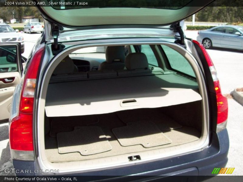 Silver Metallic / Taupe 2004 Volvo XC70 AWD