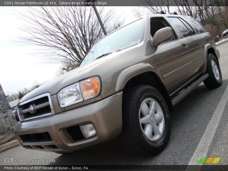 Sahara Beige Metallic / Beige 2001 Nissan Pathfinder LE 4x4