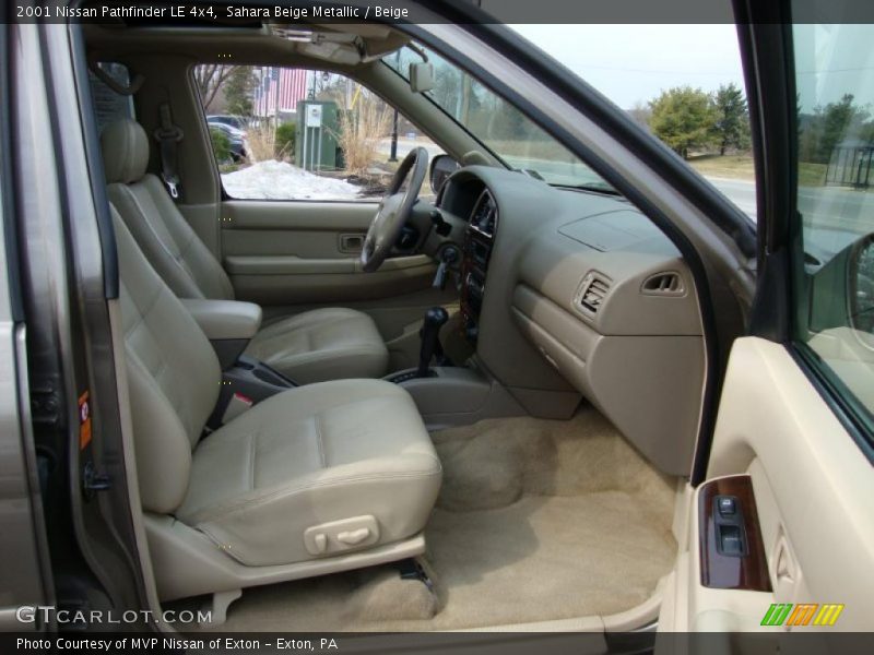 Sahara Beige Metallic / Beige 2001 Nissan Pathfinder LE 4x4