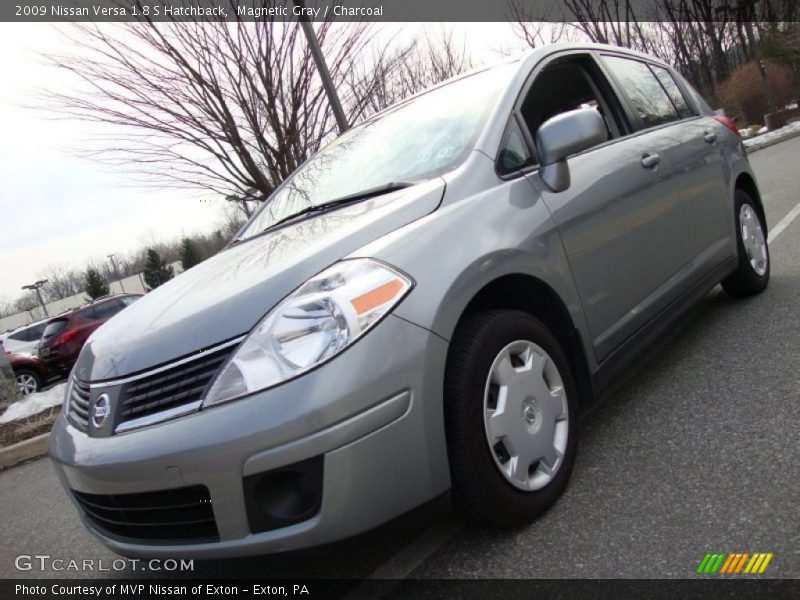 Magnetic Gray / Charcoal 2009 Nissan Versa 1.8 S Hatchback