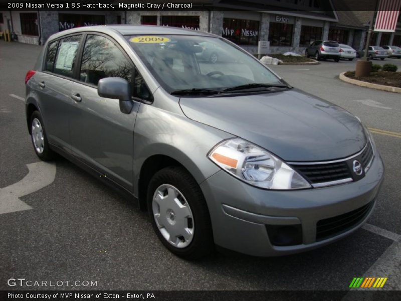 Magnetic Gray / Charcoal 2009 Nissan Versa 1.8 S Hatchback