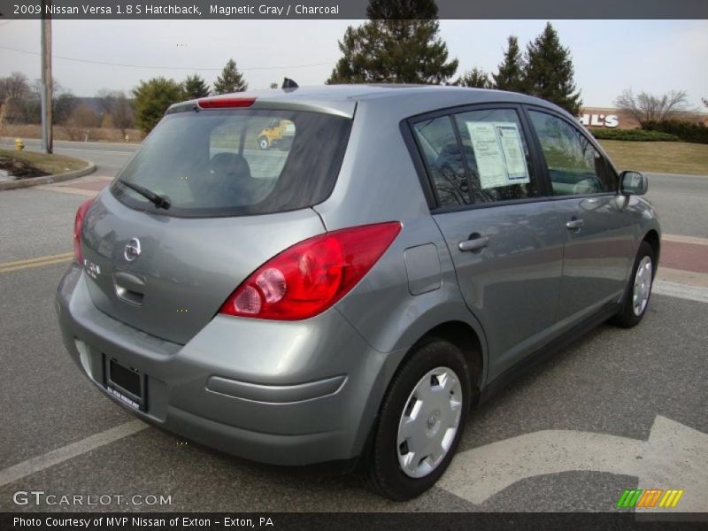 Magnetic Gray / Charcoal 2009 Nissan Versa 1.8 S Hatchback