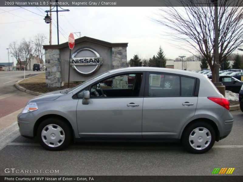 Magnetic Gray / Charcoal 2009 Nissan Versa 1.8 S Hatchback
