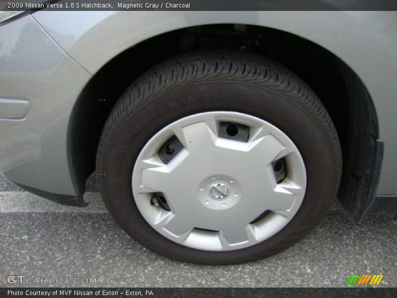 Magnetic Gray / Charcoal 2009 Nissan Versa 1.8 S Hatchback