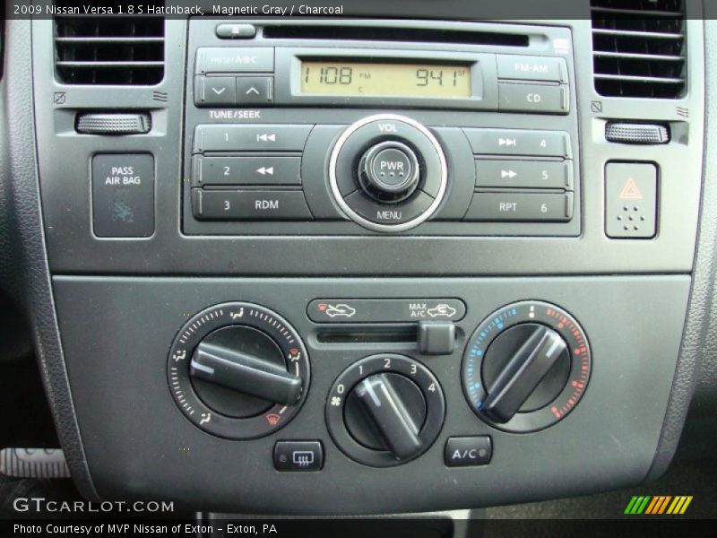 Magnetic Gray / Charcoal 2009 Nissan Versa 1.8 S Hatchback