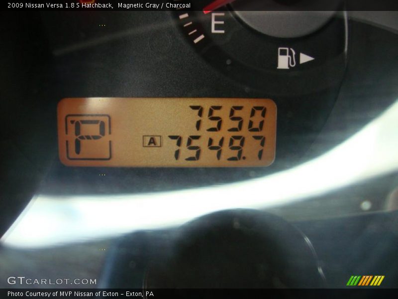 Magnetic Gray / Charcoal 2009 Nissan Versa 1.8 S Hatchback