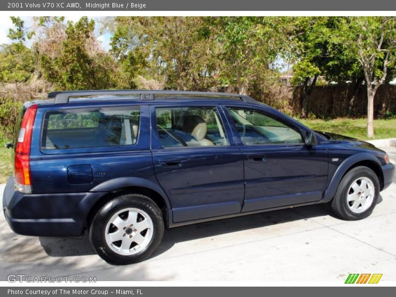 Midnight Blue / Beige 2001 Volvo V70 XC AWD