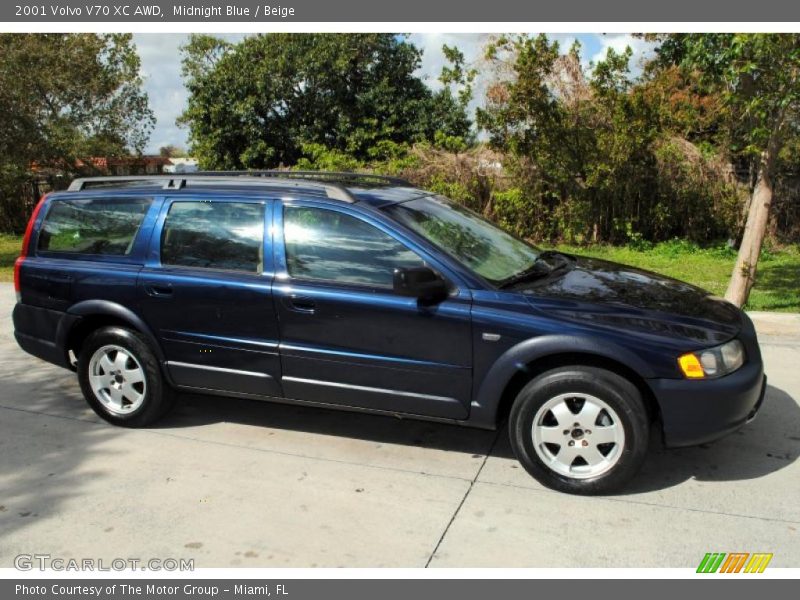 Midnight Blue / Beige 2001 Volvo V70 XC AWD