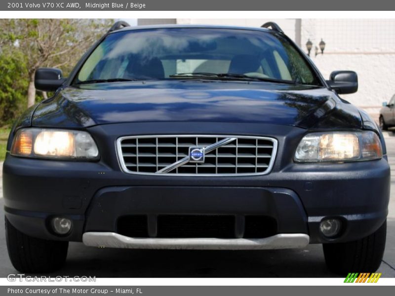 Midnight Blue / Beige 2001 Volvo V70 XC AWD