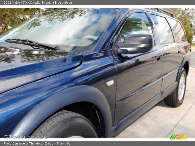 Midnight Blue / Beige 2001 Volvo V70 XC AWD
