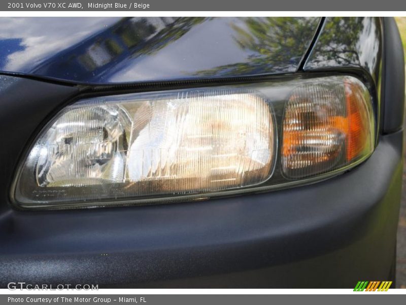 Midnight Blue / Beige 2001 Volvo V70 XC AWD