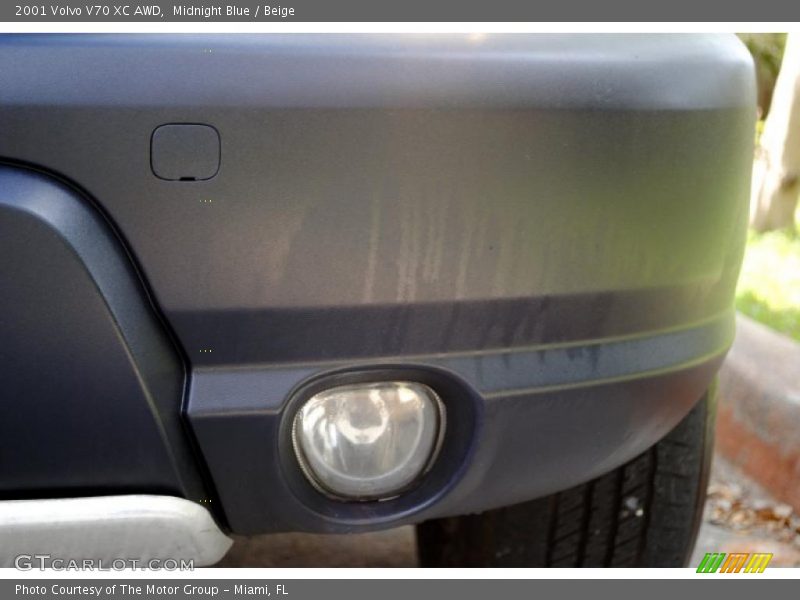 Midnight Blue / Beige 2001 Volvo V70 XC AWD