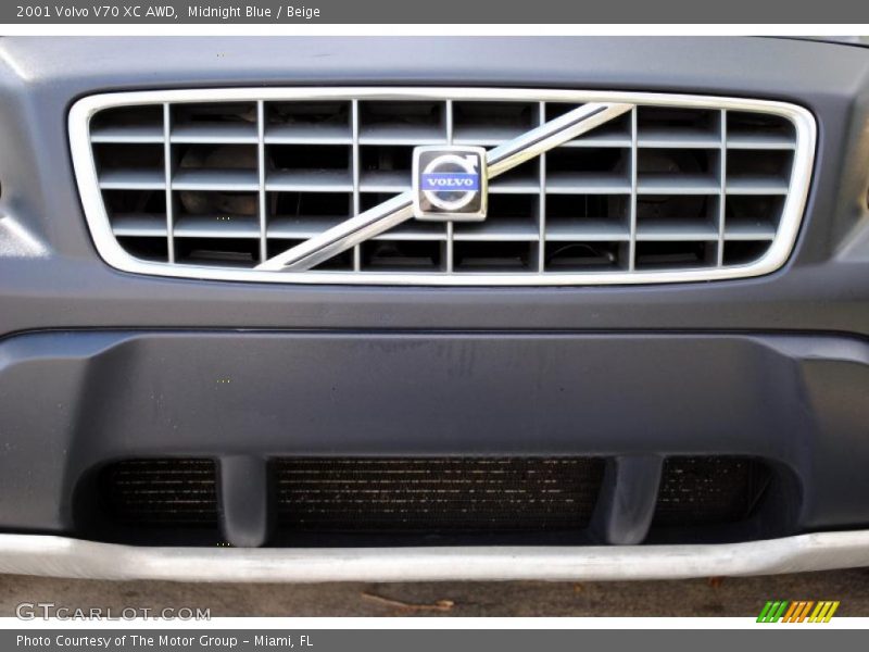 Midnight Blue / Beige 2001 Volvo V70 XC AWD
