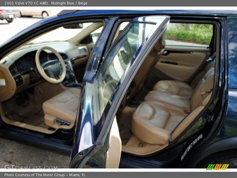Midnight Blue / Beige 2001 Volvo V70 XC AWD