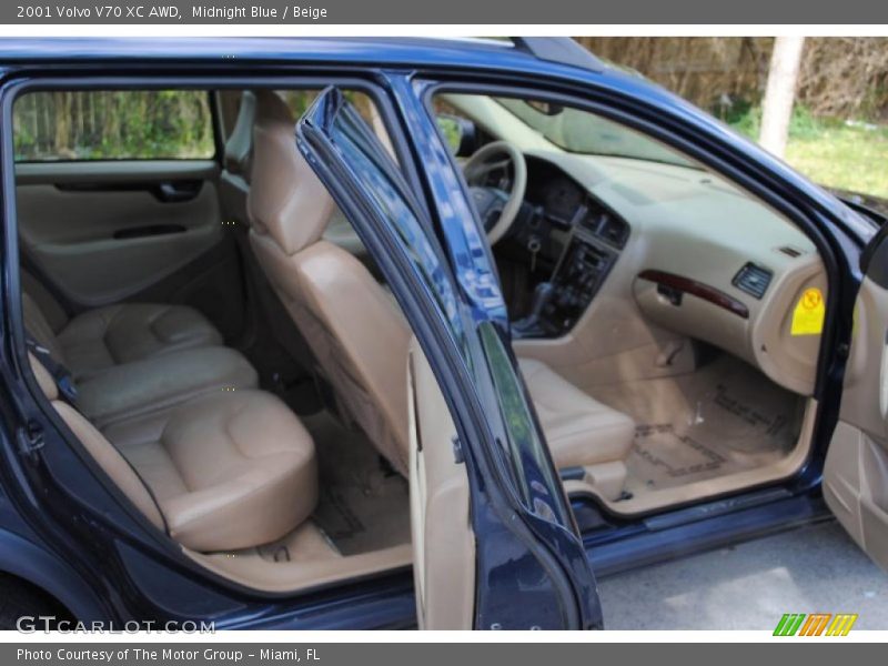 Midnight Blue / Beige 2001 Volvo V70 XC AWD